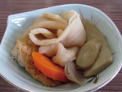 ゴミを減らすために小学生がカレンダーを作成（小値賀）