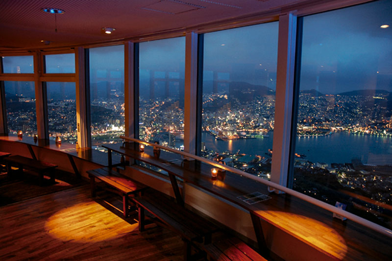 稲佐山山頂展望台　ひかりのレストラン　夜景