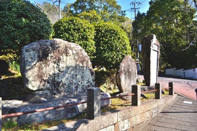 〈ながさき石碑めぐり⑤〉歴史上の重要人物と縁の深い長崎を「石碑」で見てみる①