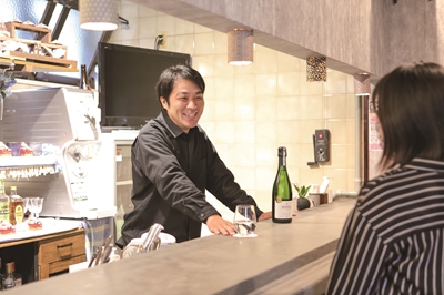 文化交流のまち・長崎を象徴するような新・交流拠点「日本酒とノンアルの専門店　Bar FREE」