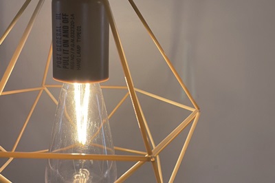 フィンランドの伝統装飾ヒンメリを LEDライトにカスタムするワークショップ！　2023/10/20(金)