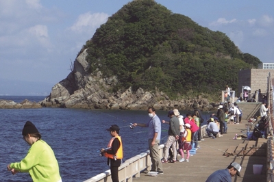 手ぶらでもOK！ 高島の飛島磯釣公園へGO！！