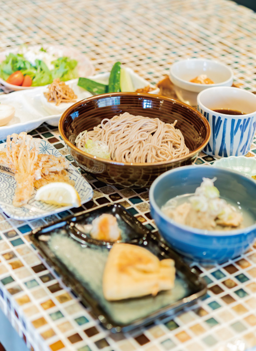 ディナーの「蕎麦がきコース」2,800円。県内では珍しいそばがきに加え、アテにもなる一品料理や豆乳アイスが楽しめる。2名以上の要予約