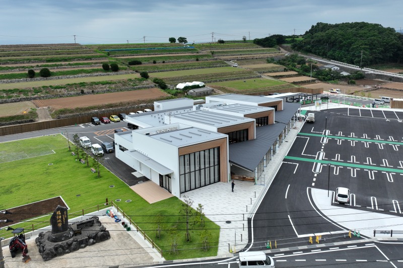 道の駅 251いいもりじゃがーロード 外観、駐車場