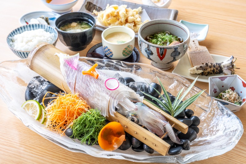 潮路乃のイカの活き造り