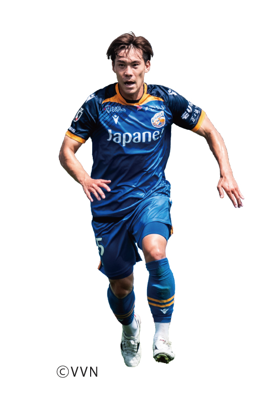 Ｖ・ファーレン長崎　櫛引一紀選手の全身写真