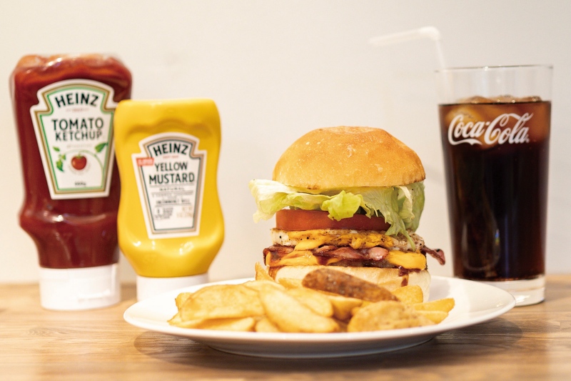 Good Burgerのハンバーガーとポテト、ドリンクのセット