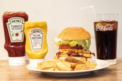 Good Burgerのハンバーガーとポテトのセット