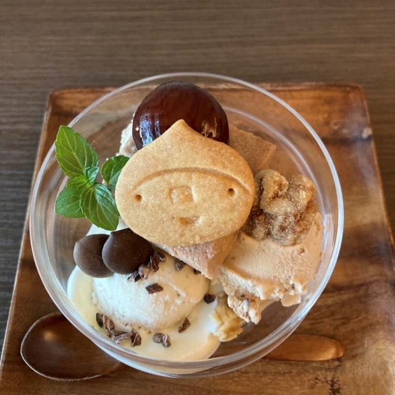 「くりのすけ栗プリンパフェ」。全部センスよくておいしかったけど、特にパフェとホットサンド、レモネードが好きでした