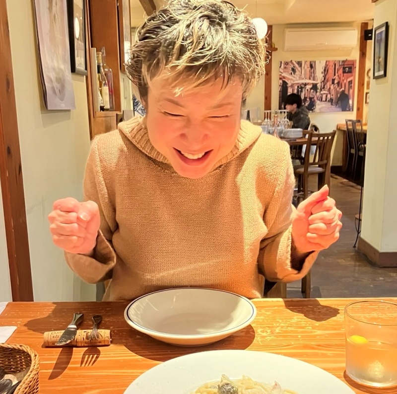 金髪ベリーショートにイメチェン。めっちゃ似合う！！