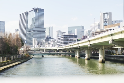 〈街角リレーエッセイ〉お笑いの聖地！？　実はガラパゴス！？